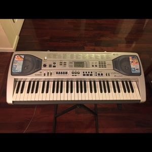 keyboard and karaoke station in one!